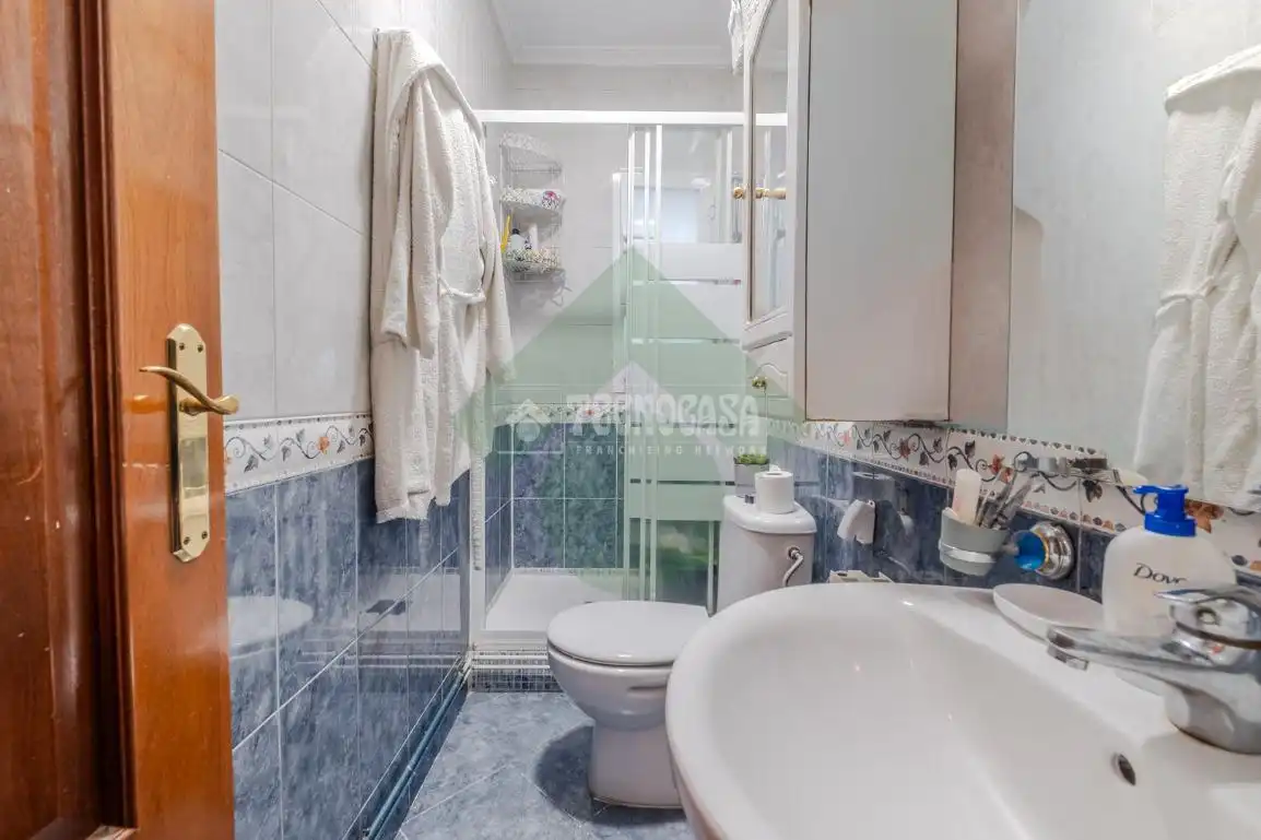 Baño de Piso en venta en  Madrid Capital con Aire acondicionado y Calefacción