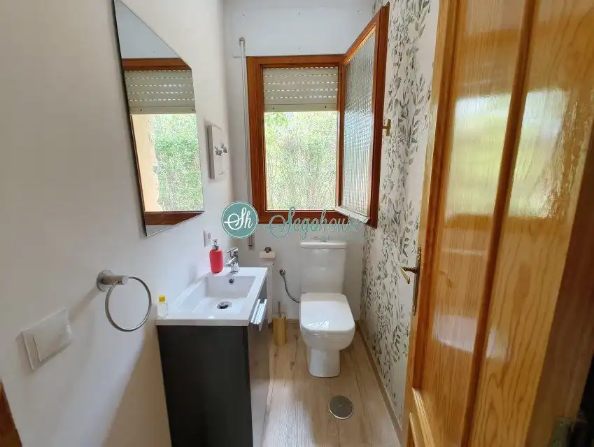 Bathroom of Houses for sale in Segovia  with Heating