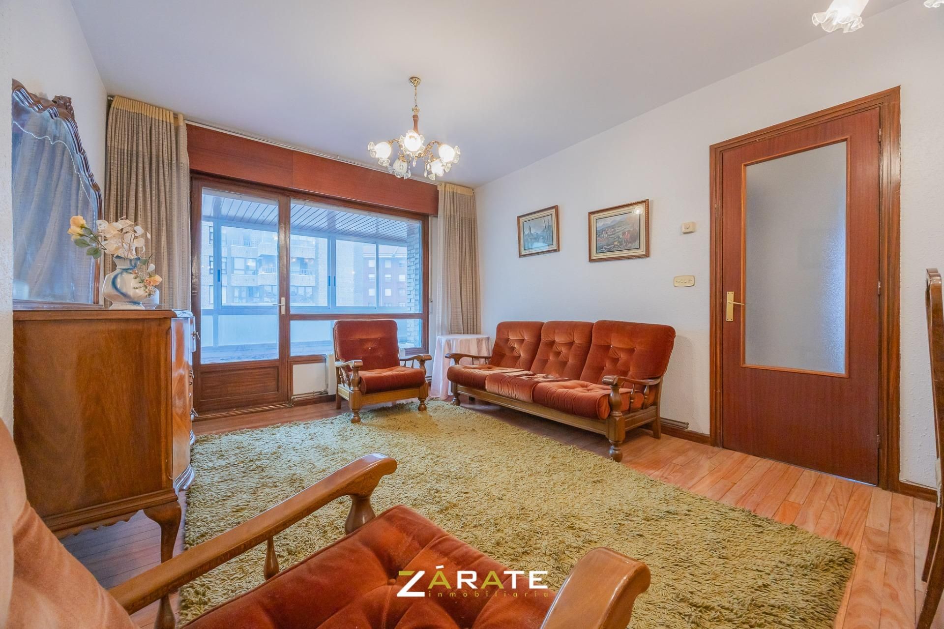 Sala d'estar de Pis en venda en Bilbao  amb Calefacció, Terrassa i Balcó