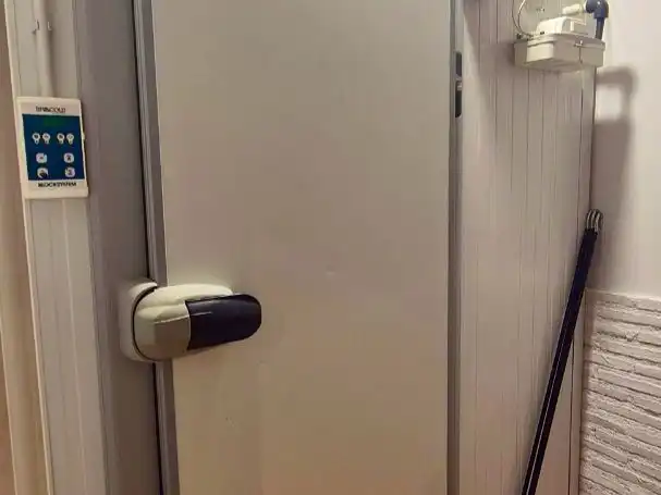 Baño de Local de alquiler en Boadilla del Monte con Aire acondicionado, Calefacción y Terraza