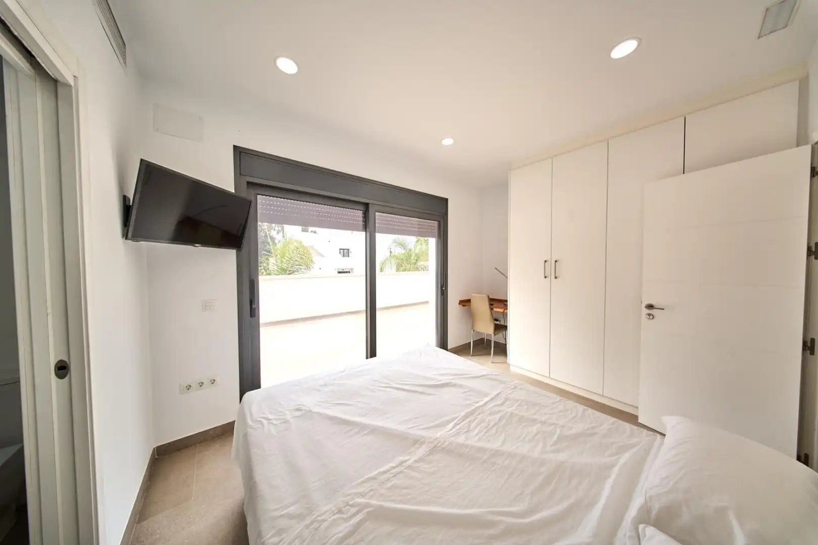 Dormitori de Casa o xalet en venda en Marbella amb Jardí privat, Terrassa i Traster