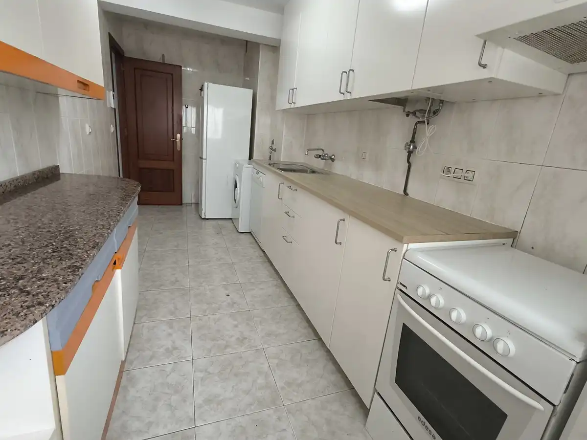 Cocina de Piso en venta en Vilagarcía de Arousa con Calefacción, Horno y Lavadora