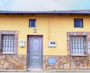 Vista exterior de Finca rústica en venda en Laguna de Negrillos amb Terrassa