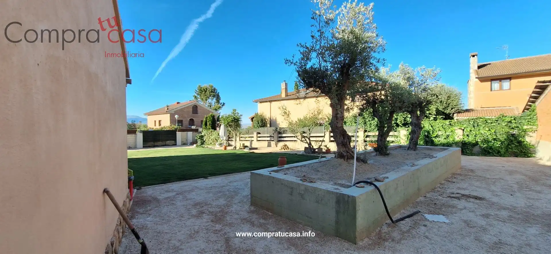 Jardí de Casa o xalet en venda en La Lastrilla  amb Calefacció, Jardí privat i Terrassa