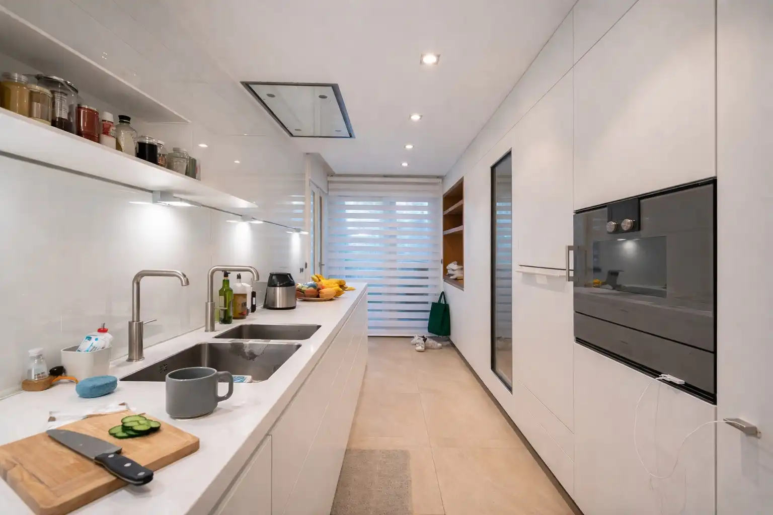 Kitchen of Flat for sale in Estepona  with Air Conditioner, Terrace and Storage room