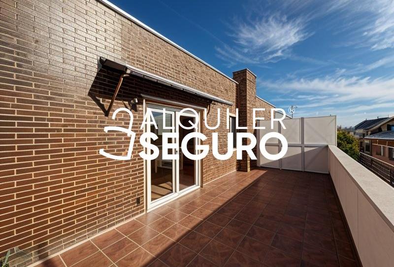 Photo 1 of Attic to rent in Urano, Aeropuerto, Madrid