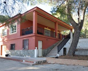 Vista exterior de Casa o xalet en venda en Montserrat amb Aire condicionat, Jardí privat i Terrassa