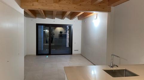 Photo 3 of Flat to rent in Centre, Vic