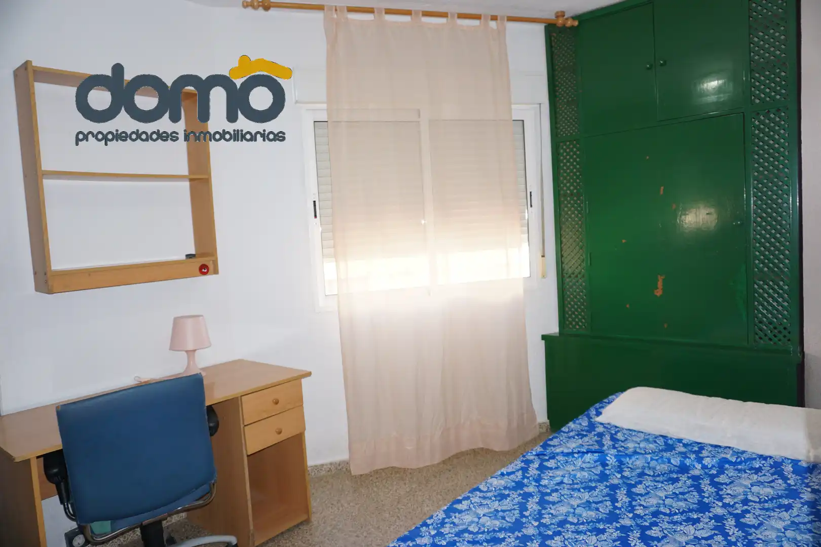 Habitación de Piso en venta en Granada con Calefacción, Amueblado y Horno