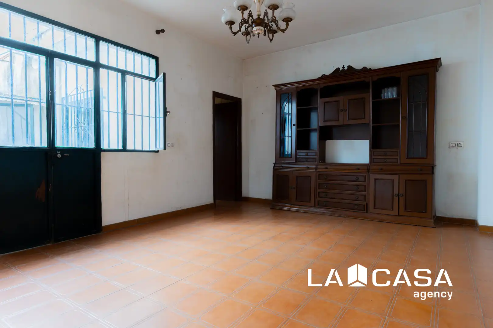 Sala d'estar de Casa o xalet en venda en Dos Hermanas amb Terrassa