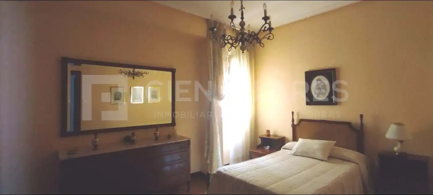 Bedroom of Flat for sale in  Logroño