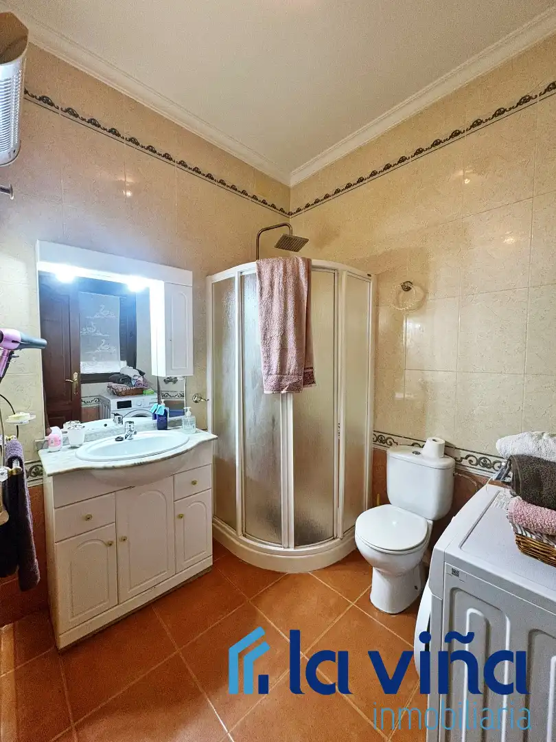 Baño de Casa o chalet en venta en Los Corrales con Aire acondicionado y Amueblado