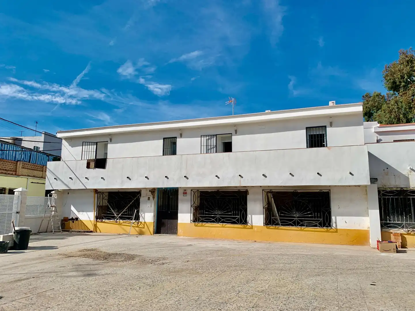 Vista exterior de Edificio en venta en Villanueva del Río y Minas