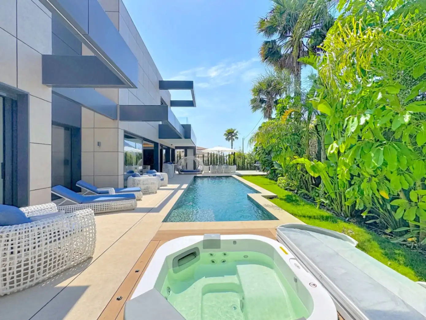 Chalet con piscina en venta en Marisol Park - Ortembach - Los Almendros, imagen 8