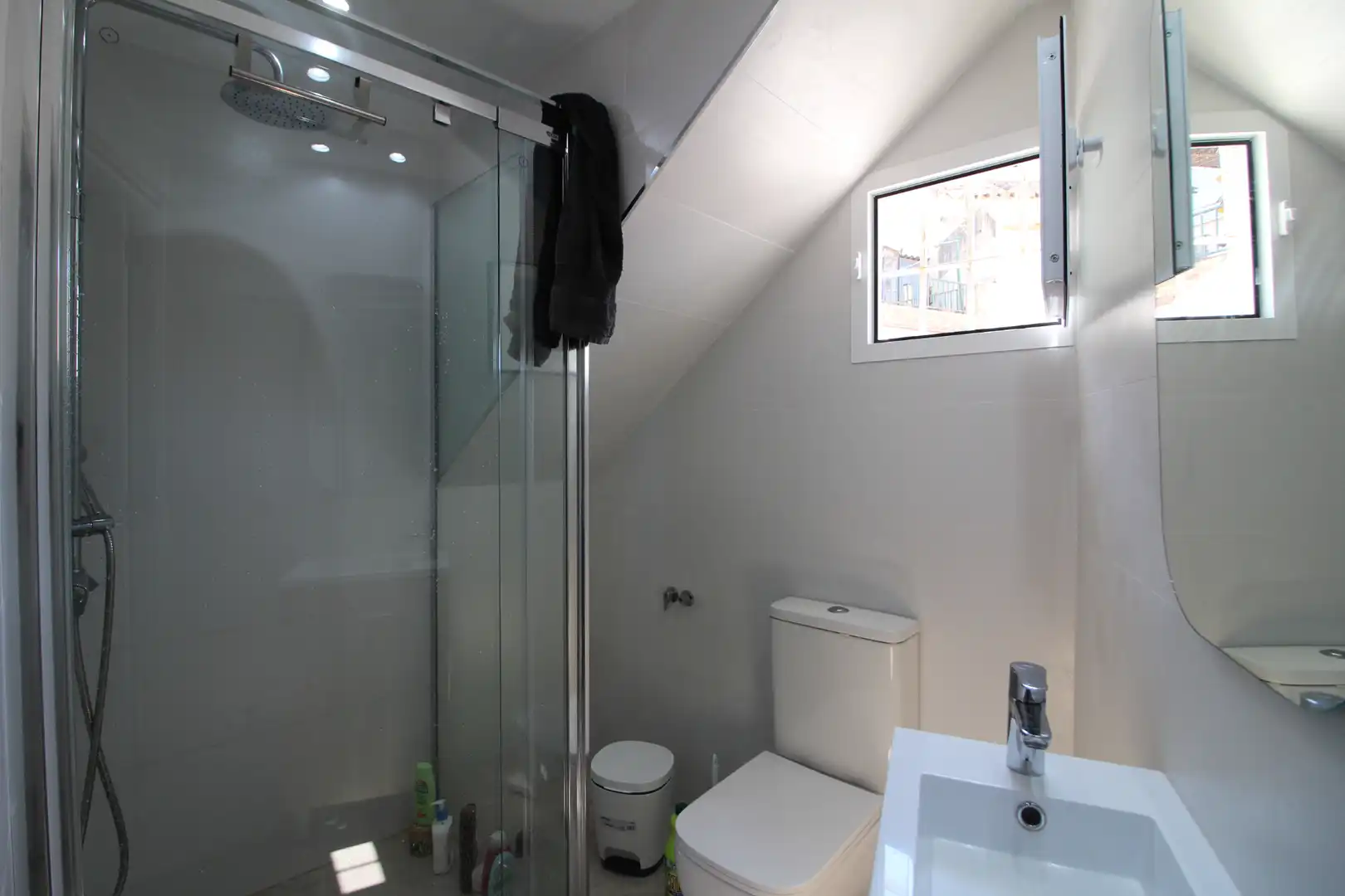 Bathroom of Houses for sale in Benalmádena  with Air Conditioner, Heating and Terrace