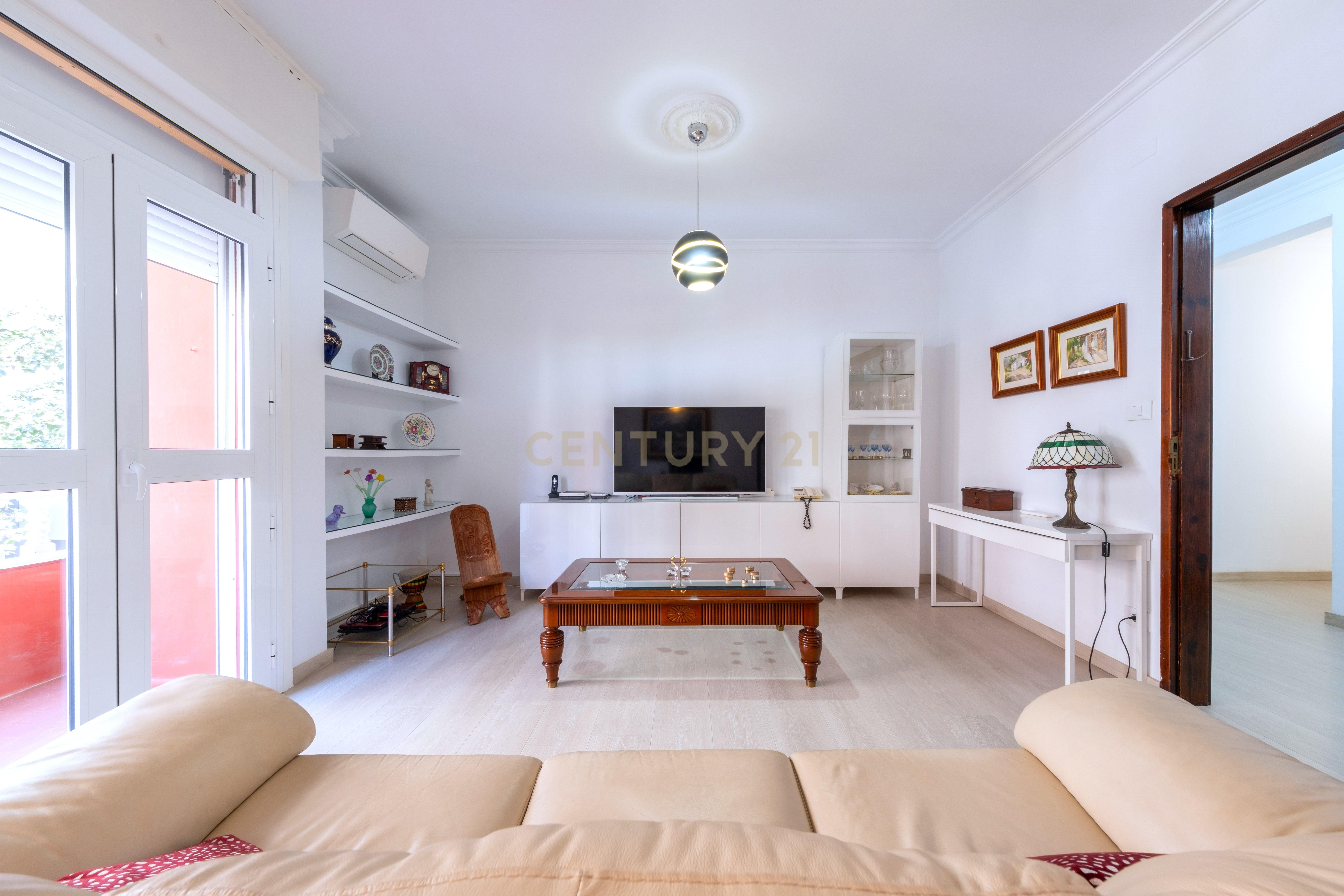 Sala d'estar de Pis en venda en Las Palmas de Gran Canaria amb Balcó