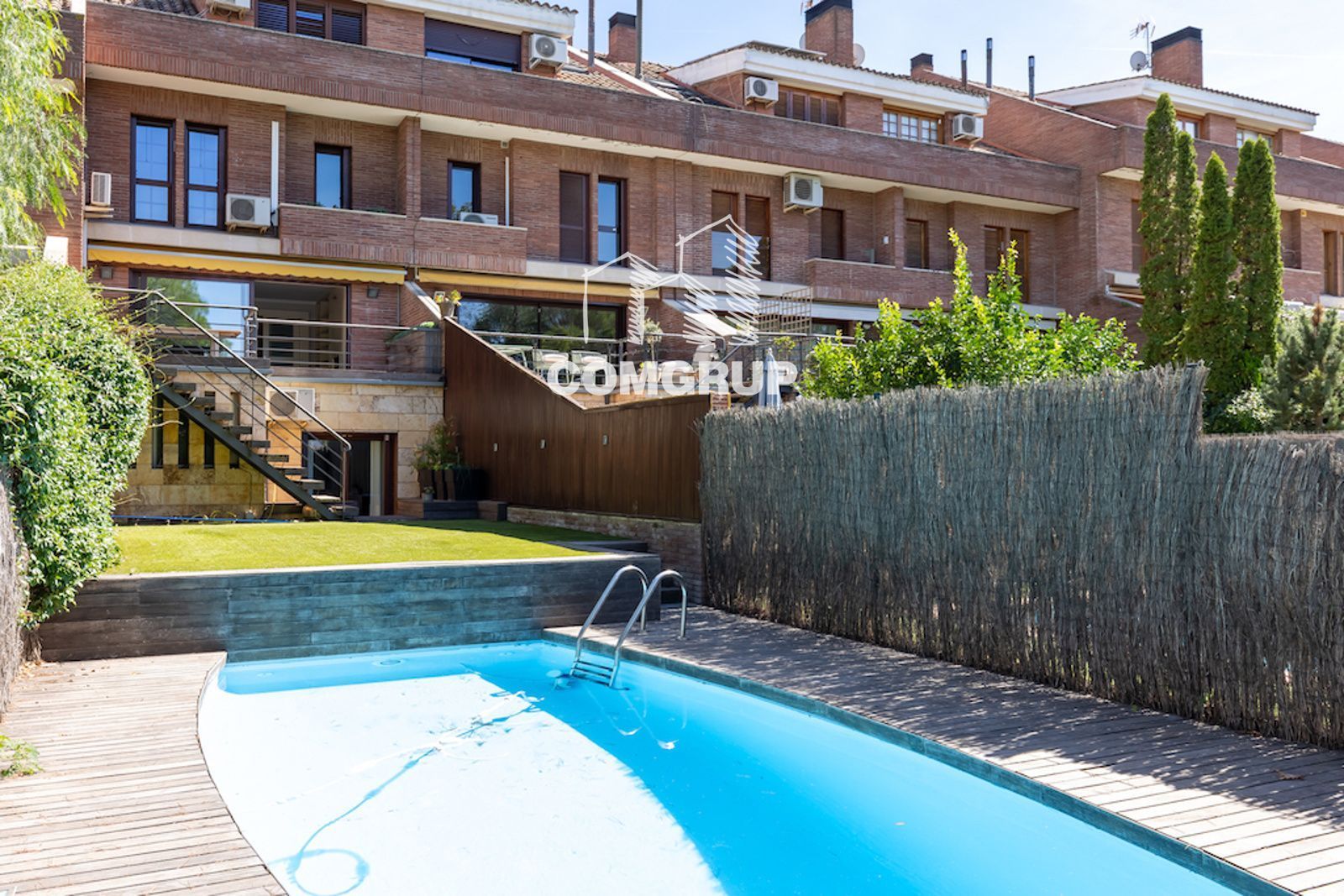 Swimming pool of Single-family semi-detached to rent in Sant Cugat del Vallès  with Air Conditioner, Heating and Private garden