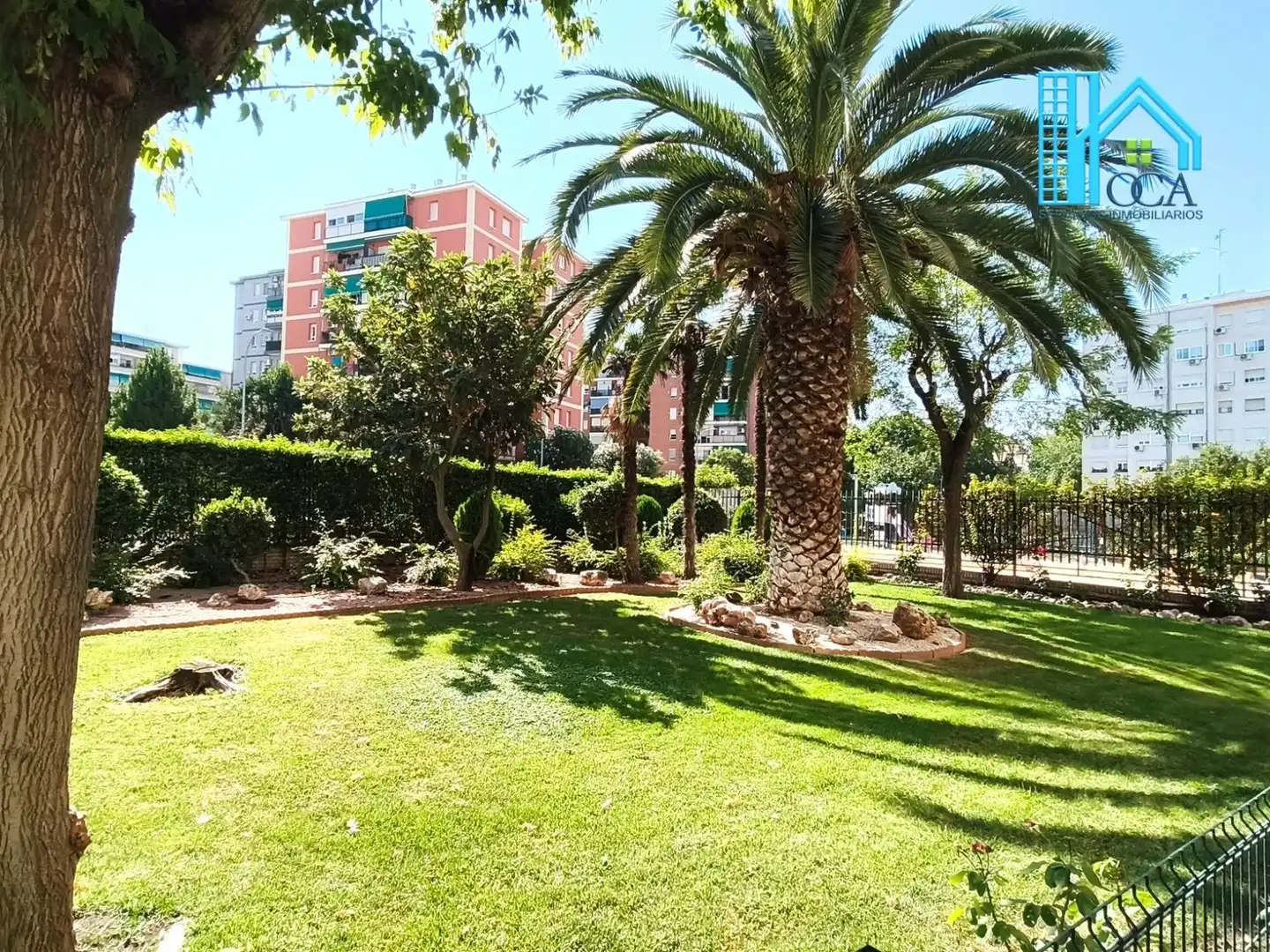 Vista exterior de Piso en venta en Móstoles con Aire acondicionado, Jardín privado y Piscina comunitaria
