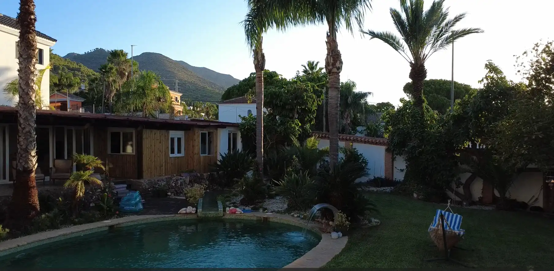 Chalet con terraza en venta en Calle Gaucín, imagen 3