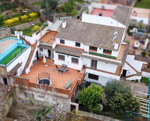 Vista exterior de Casa adosada en venda en Argentona amb Aire condicionat, Calefacció i Jardí privat