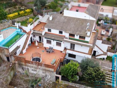 Exterior view of Single-family semi-detached for sale in Argentona  with Air Conditioner, Heating and Private garden