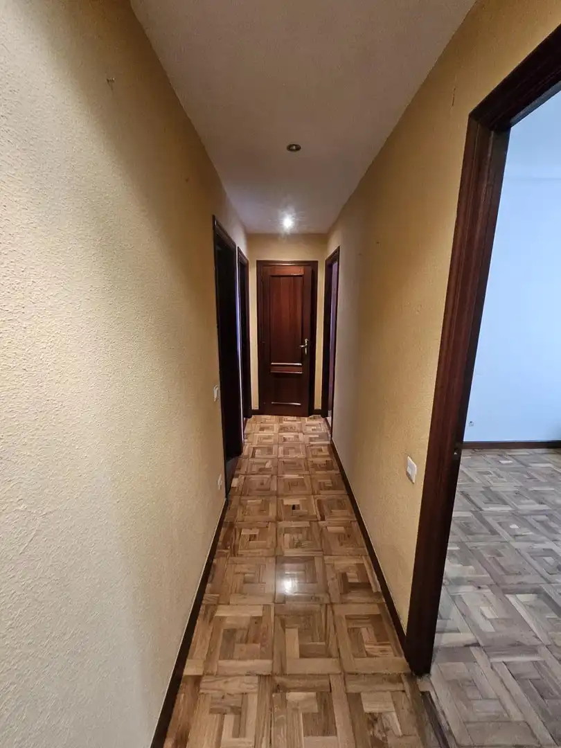 Piso en venta en Burlada / Burlata con Calefacción, Parquet y Balcón
