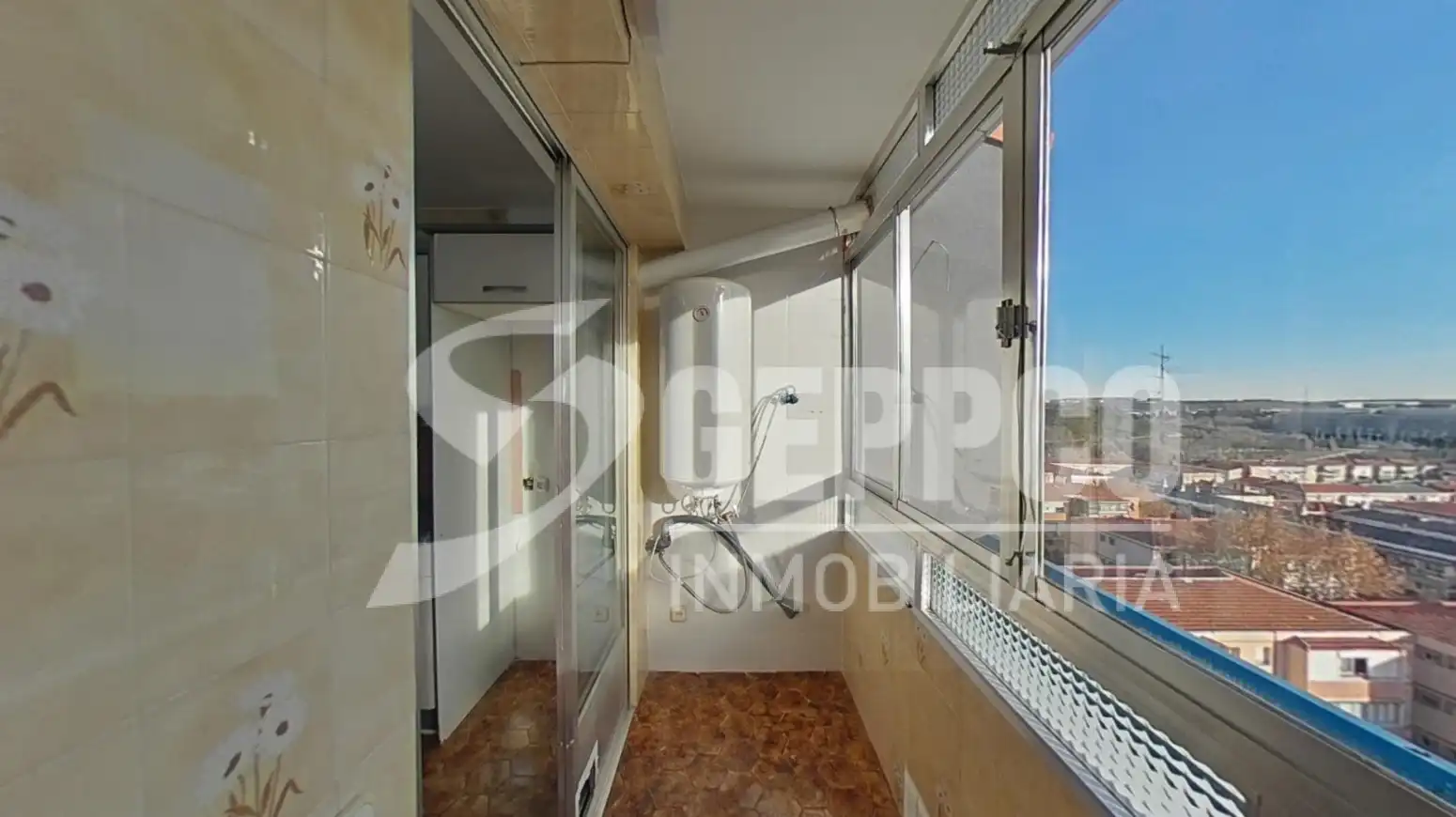 Flat for sale in Calle de Carabelos, San Fermín