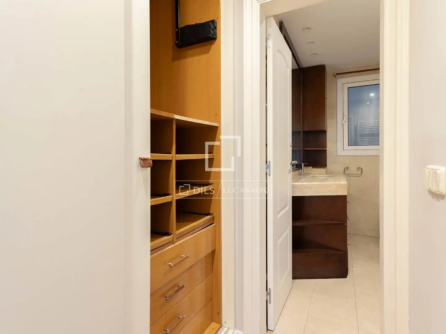 Wohnung zum Verkauf in Barcelona mit Klimaanlage und Heizung