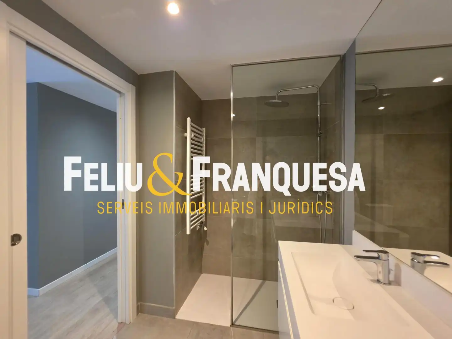 Baño de Piso en venta en Sant Cugat del Vallès con Calefacción, Jardín privado y Terraza