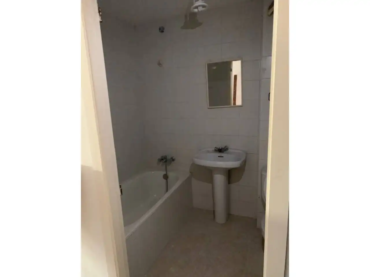 Baño de Oficina de alquiler en Terrassa