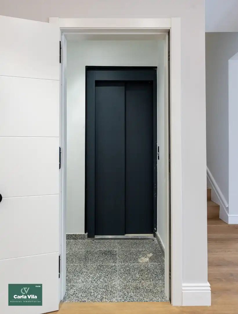 Duplex with lift for sale in Rúa Montero Ríos, imagen 5