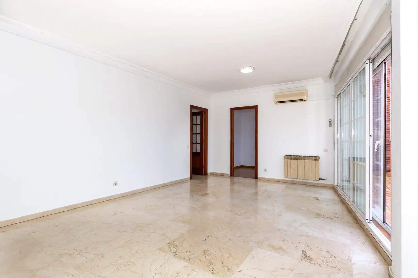 Wohnzimmer von Wohnung zum Verkauf in Sant Just Desvern mit Klimaanlage, Heizung und Terrasse