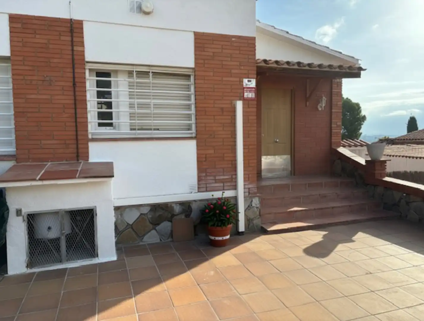 Exterior view of Detached homes for sale in Santa Eulàlia de Ronçana  with Air Conditioner, Heating and Private garden