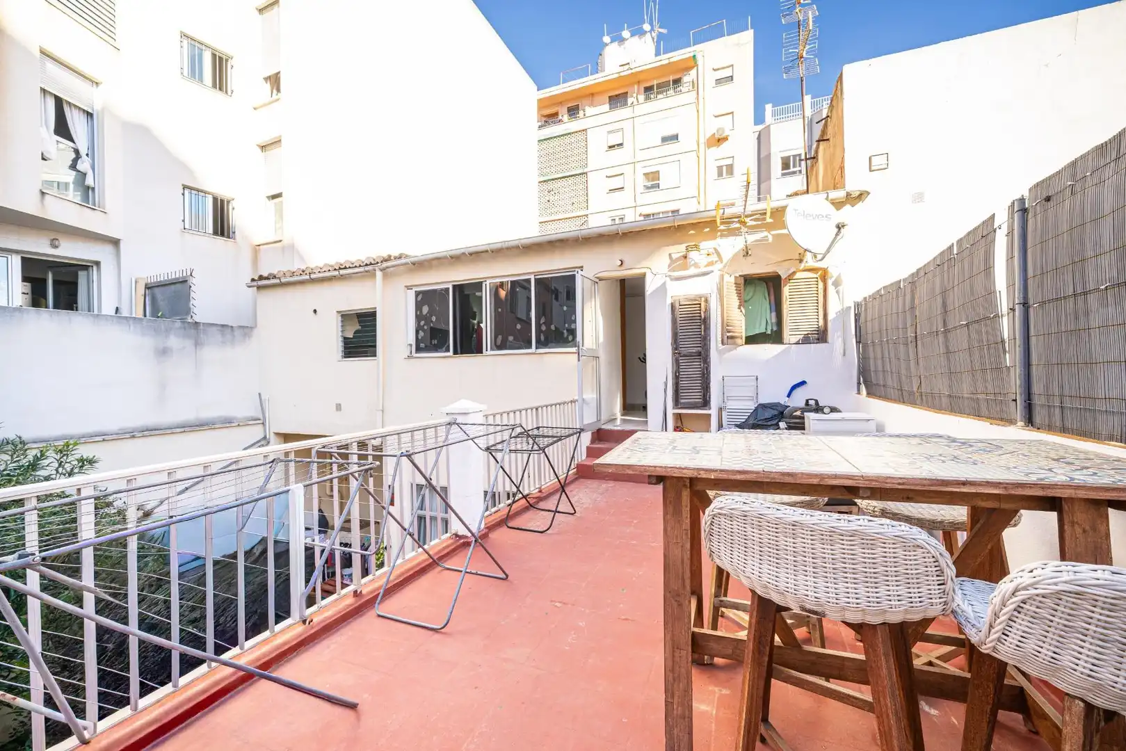 Terrasse von Einfamilien-Reihenhaus zum Verkauf in  Palma de Mallorca mit Abstellraum und Balkon