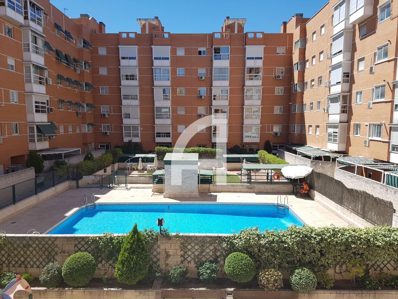 Piso de alquiler en Isabel Colbrand, Las Tablas