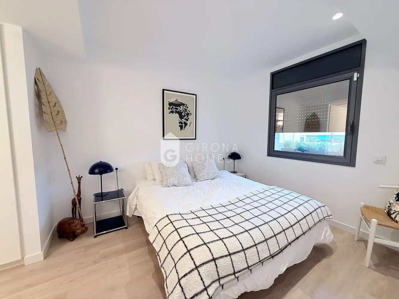 Bedroom of Apartments for rent in Girona  with Air Conditioner, Terrace and Furnished