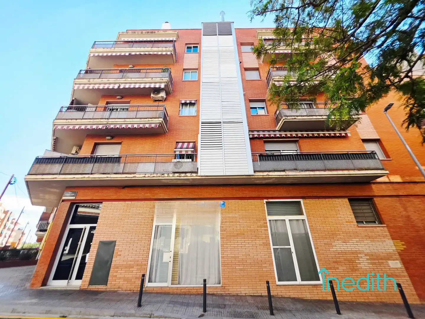 Vista exterior de Piso en venta en Viladecans con Aire acondicionado, Calefacción y Terraza