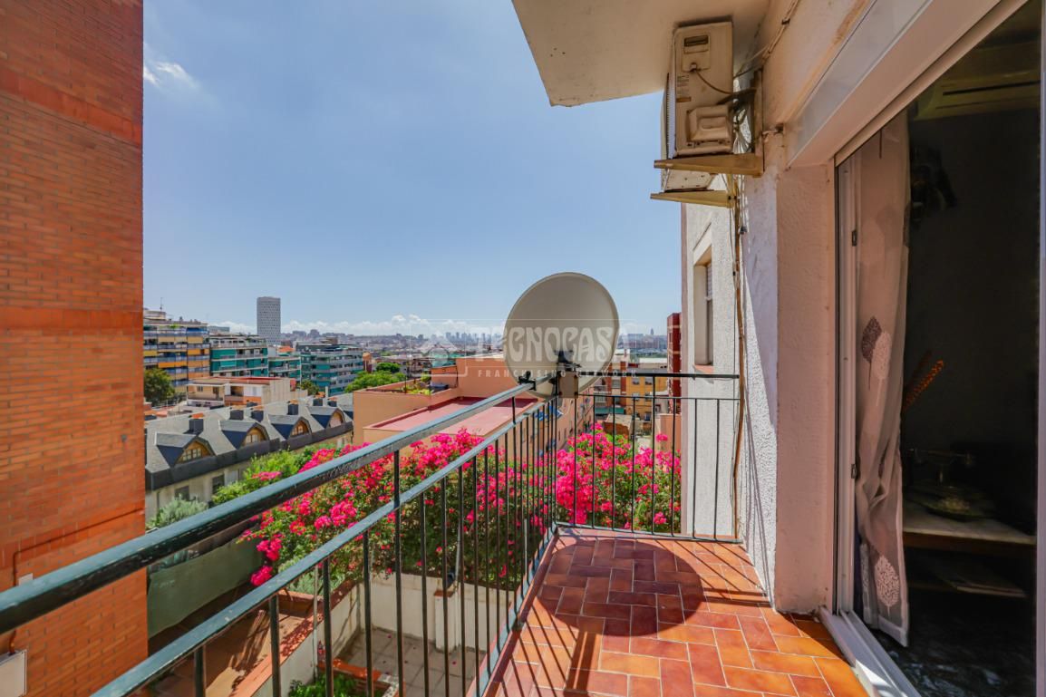 Terrace of Flat for sale in Santa Coloma de Gramenet  with Air Conditioner and Heating