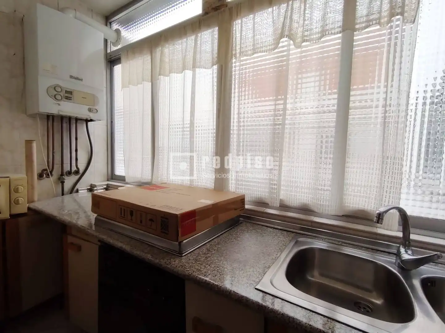 Cuina de Pis en venda en Alcalá de Henares amb Calefacció, Parquet i Terrassa