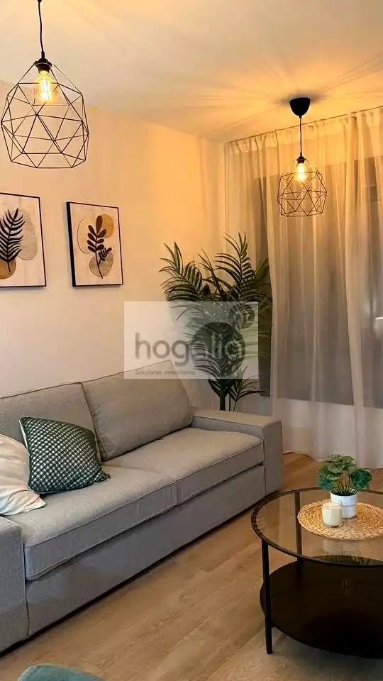 Sala de estar de Planta baja de alquiler en Sevilla con Aire acondicionado, Trastero y Piscina