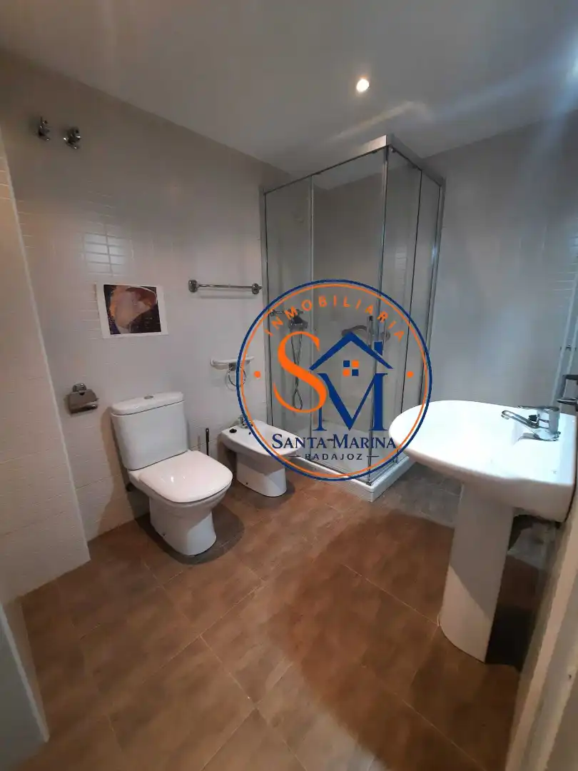 Bany de Apartament de lloguer en Badajoz amb Aire condicionat i Calefacció