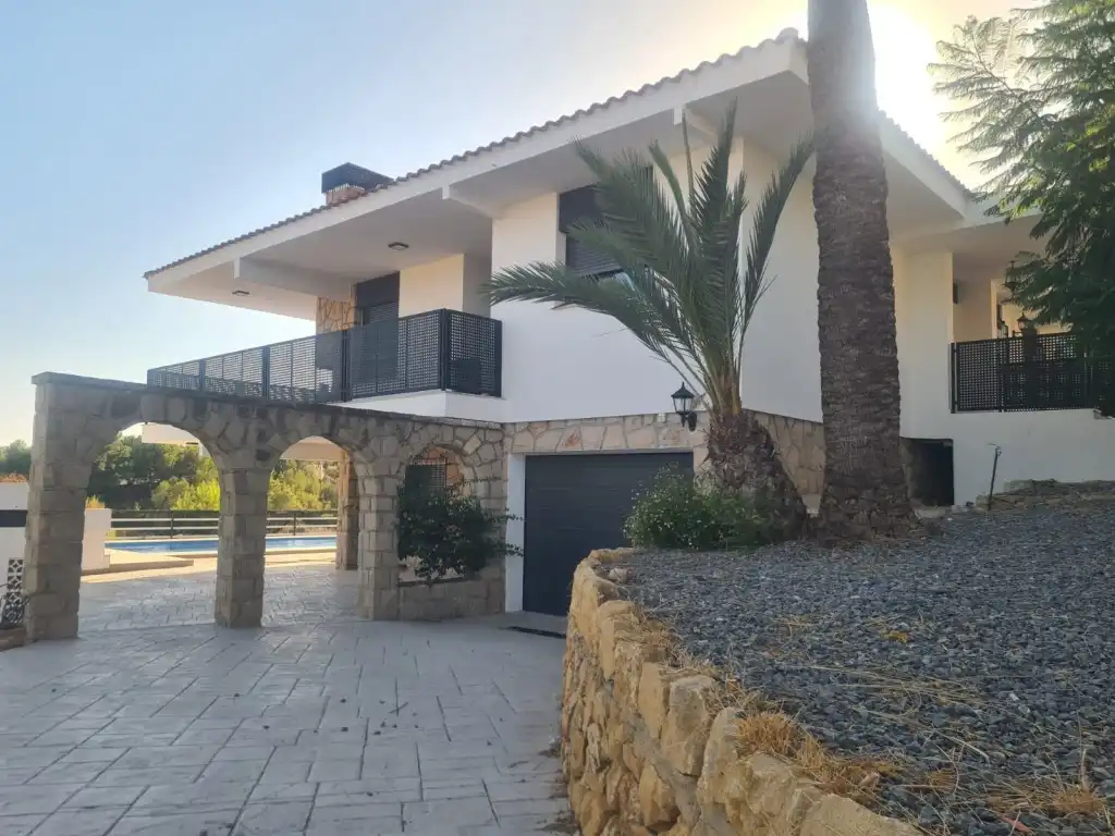 House with pool for sale in La Alberca, imagen 2