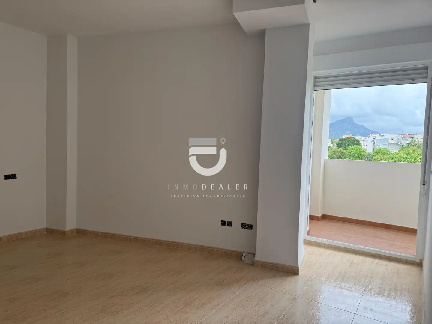 Parking de Piso en venta en Gandia con Jardín privado, Terraza y Balcón