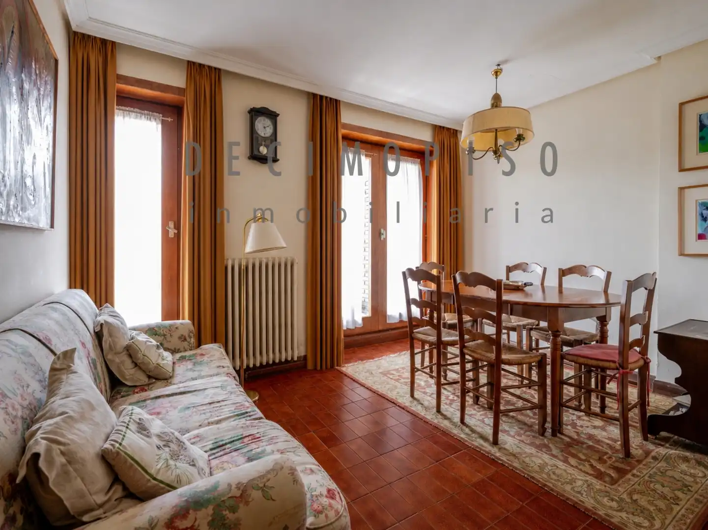 Sala d'estar de Dúplex en venda en Donostia - San Sebastián  amb Calefacció, Terrassa i Traster