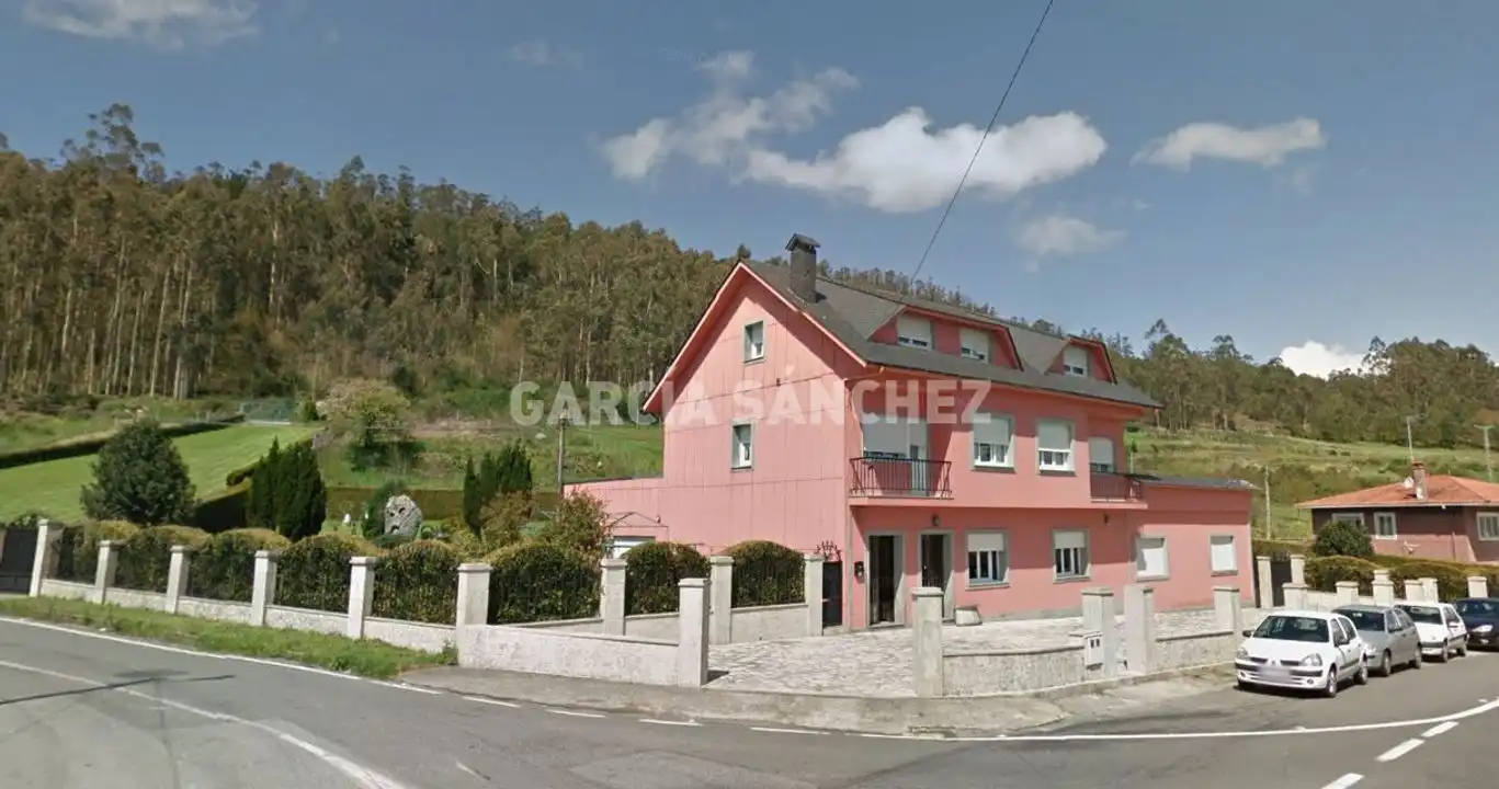 Casa amb terrassa en venda a Estrada de Boiro Noia 11