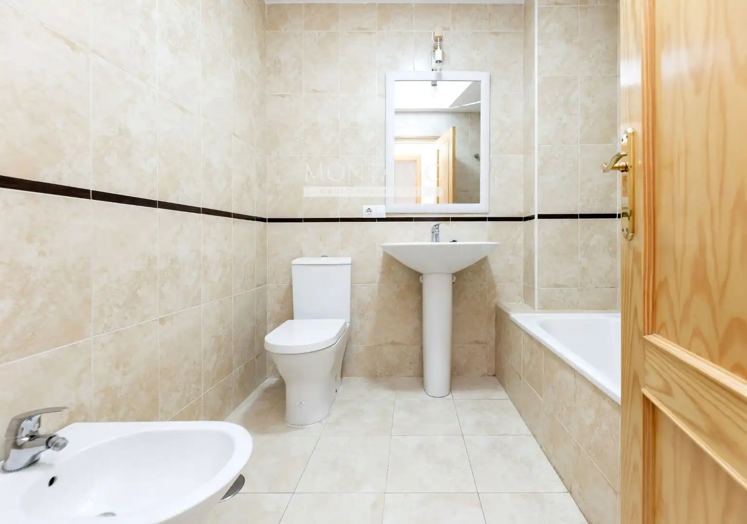 Bathroom of Flat for sale in Atarfe  with Heating and Terrace