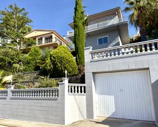 Exterior view of House or chalet for sale in Santa Susanna  with Heating, Terrace and Balcony