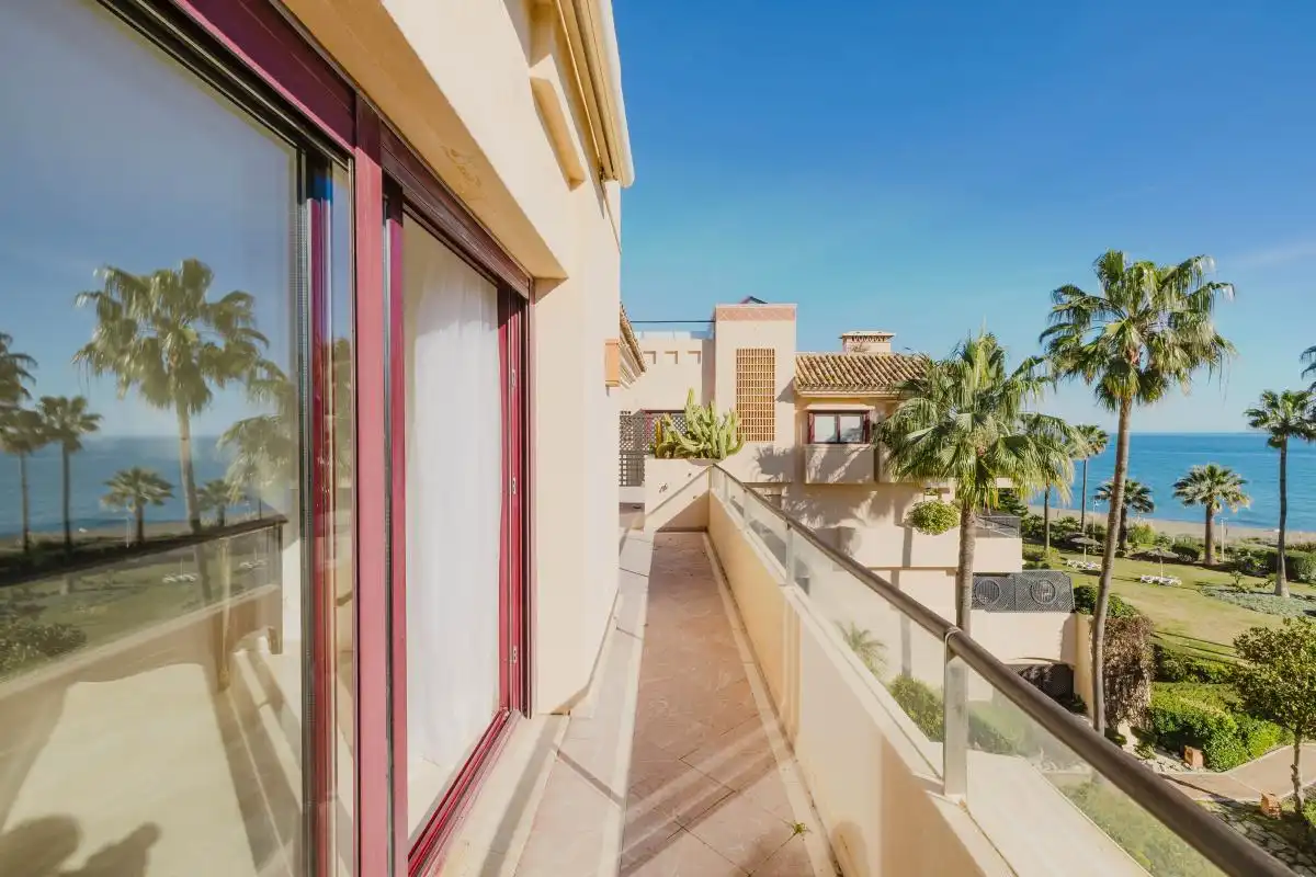 Terrassa de Dúplex en venda en Estepona amb Aire condicionat, Calefacció i Jardí privat