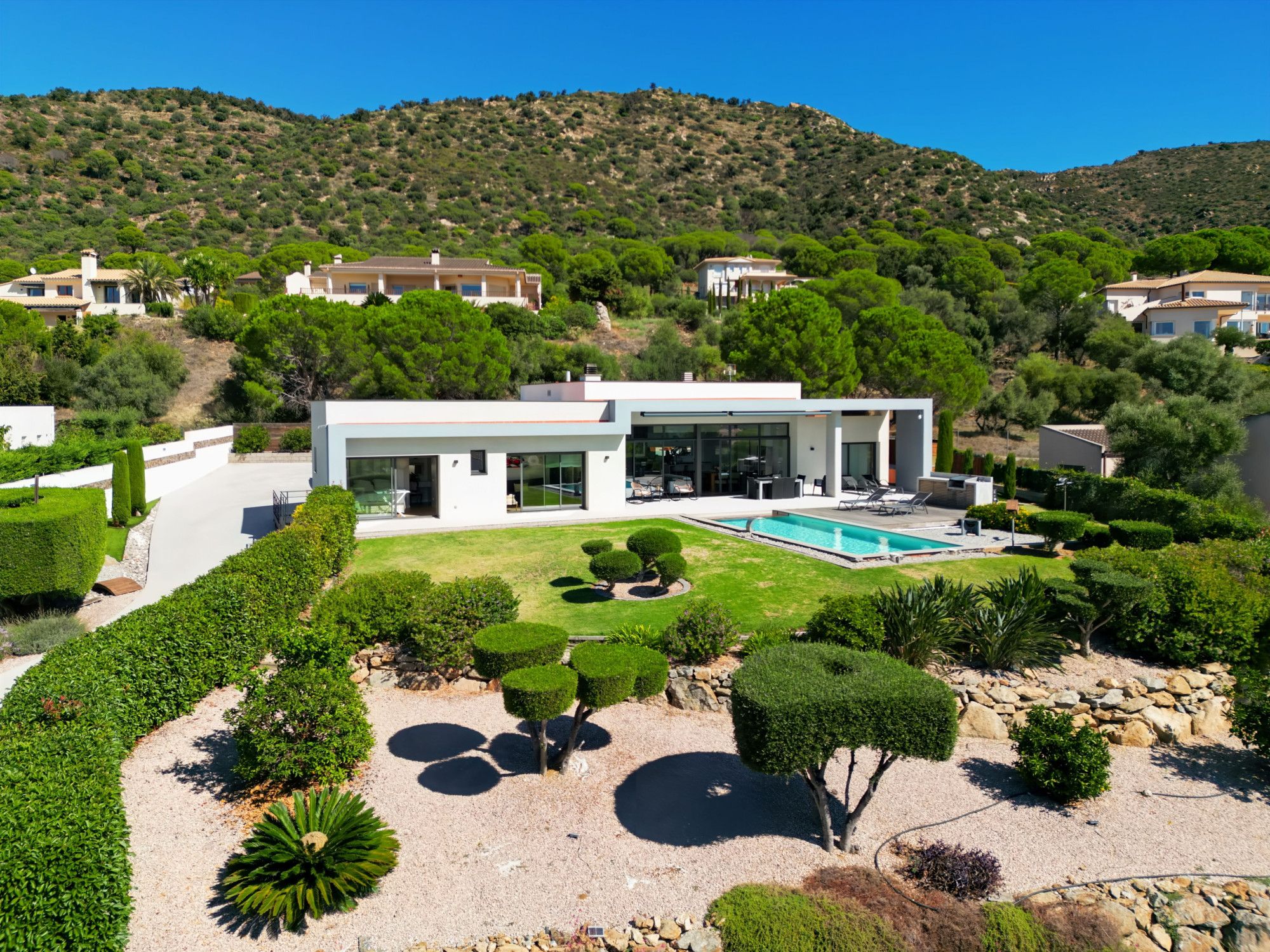 Vista exterior de Casa o xalet en venda en Pau amb Terrassa, Traster i Piscina