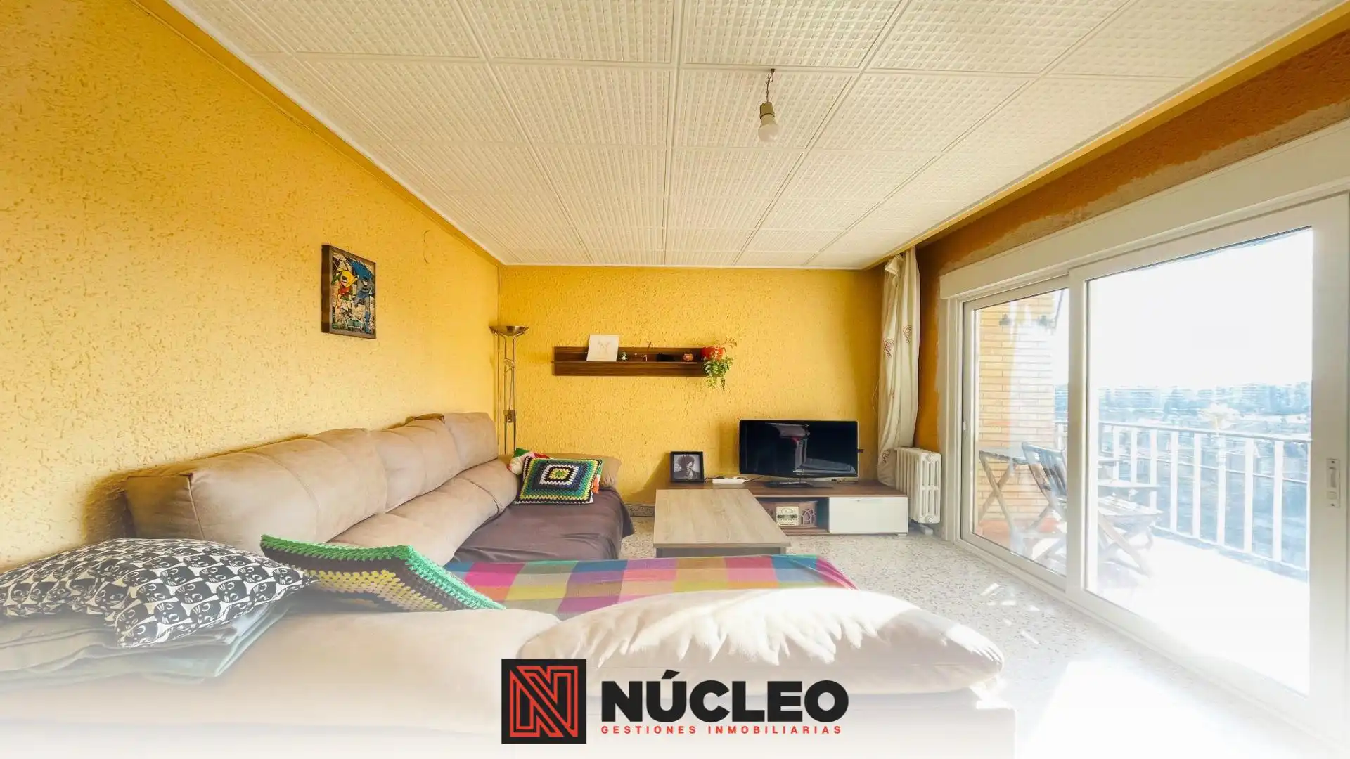 Wohnzimmer von Wohnung zum Verkauf in  Zaragoza Capital mit Klimaanlage, Heizung und Terrasse